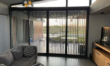Casa 2 Dormitorios en Venta en Berisso con Pileta