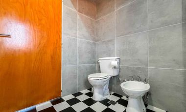Casa 2 Dormitorios en Venta en Berisso con Pileta