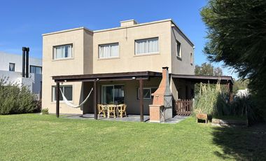 ALQUILER | CASA 4 AMBIENTES | ARENAS DEL SUR | 9 MESES