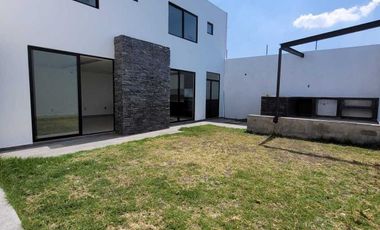 CASA EN VENTA EN SALVADOR TIZATLALLI, METEPEC