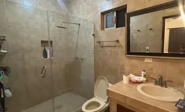 Casa en venta en Bosques de Lindavista, San Nicolás de los Garza, Nuevo León