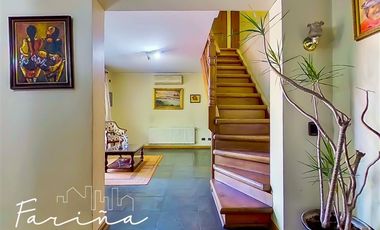 Casa en Venta en Casa ubicada en calle Joaquin Cerda, entre Luis Pasteur y Av Manquehue Norte