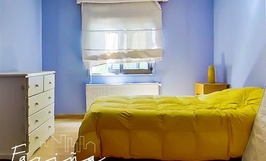 Casa en Venta en Casa ubicada en calle Joaquin Cerda, entre Luis Pasteur y Av Manquehue Norte