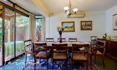 Casa en Venta en Casa ubicada en calle Joaquin Cerda, entre Luis Pasteur y Av Manquehue Norte
