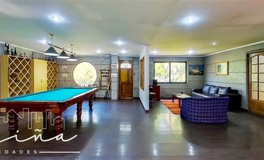 Casa en Venta en Casa ubicada en calle Joaquin Cerda, entre Luis Pasteur y Av Manquehue Norte
