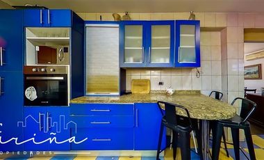 Casa en Venta en Casa ubicada en calle Joaquin Cerda, entre Luis Pasteur y Av Manquehue Norte