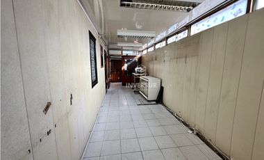 AMPLIA CASA HABITACIONAL O COMERCIAL EN VILLA DON MAX VALDIVIA