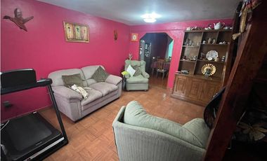 SE VENDE ACOGEDORA CASA EN MAIPÚ- PRECIO NEGOCIABLE  avs