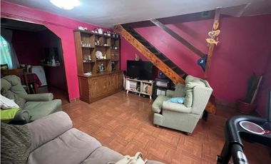 SE VENDE ACOGEDORA CASA EN MAIPÚ- PRECIO NEGOCIABLE  avs