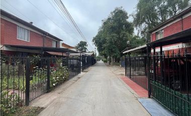 SE VENDE ACOGEDORA CASA EN MAIPÚ- PRECIO NEGOCIABLE  avs