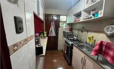 SE VENDE ACOGEDORA CASA EN MAIPÚ- PRECIO NEGOCIABLE  avs