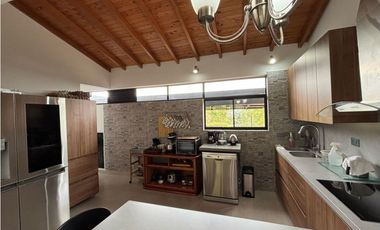 Venta de Casa En El Retiro, Sector La Maria Zona Semi Urbana