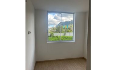 VENDO APARTAMENTO EN ZIPAQUIRA  EXCELENTE UBICACION CON PARQUEADERO.