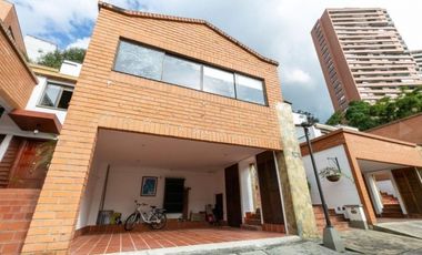 Venta de casa en el Poblado- Sector el Tesoro