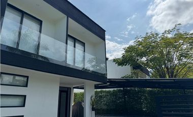 EN VENTA CASA AMOBLADA EN SAN JERONIMO ANTIOQUIA