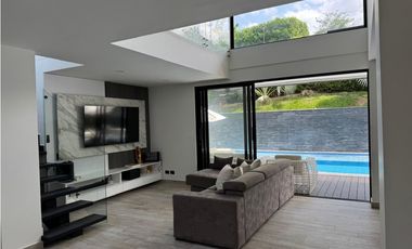 EN VENTA CASA AMOBLADA EN SAN JERONIMO ANTIOQUIA