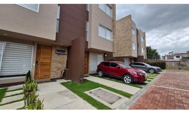 Vendemos hermosa casa en chía !!