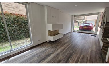 Vendemos hermosa casa en chía !!