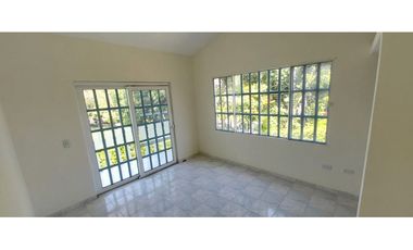 VENTA  ACOGEDORA CASA UBICADA EN EL MEJOR CLIMA DE COLOMBIA CHINAUTA