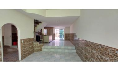 VENTA  ACOGEDORA CASA UBICADA EN EL MEJOR CLIMA DE COLOMBIA CHINAUTA