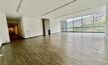 Oficina en venta/arriendo en Usaquén