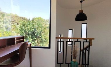 ¡Casa moderna con jacuzzi y vistas espectaculares en Tepoztlán!