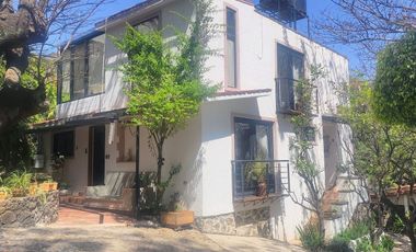 ¡Casa moderna con jacuzzi y vistas espectaculares en Tepoztlán!