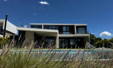 Casa en alquiler en Vistas de Puertos Escobar