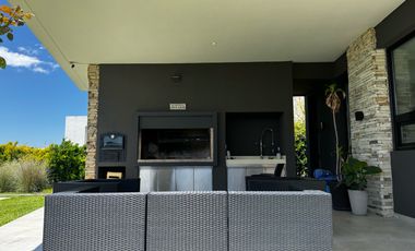 Casa en alquiler en Vistas de Puertos Escobar