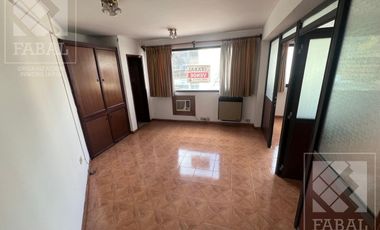 Oficina venta Centro, 41 m2 con recepción, 2 privados, cocina y baño