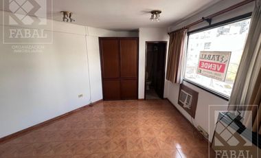 Oficina venta Centro, 41 m2 con recepción, 2 privados, cocina y baño