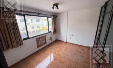 Oficina venta Centro, 41 m2 con recepción, 2 privados, cocina y baño
