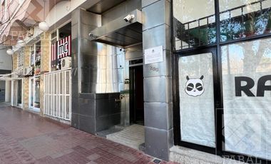 Oficina venta Centro, 41 m2 con recepción, 2 privados, cocina y baño