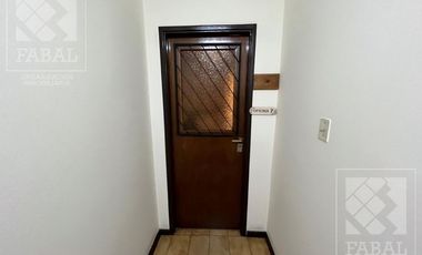 Oficina venta Centro, 41 m2 con recepción, 2 privados, cocina y baño