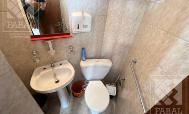 Oficina venta Centro, 41 m2 con recepción, 2 privados, cocina y baño