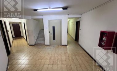 Oficina venta Centro, 41 m2 con recepción, 2 privados, cocina y baño
