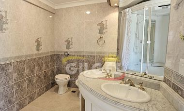 Venta Excelente Piso 5 Amb. en R. Mejía  