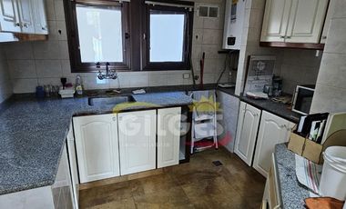 Venta Excelente Piso 5 Amb. en R. Mejía  