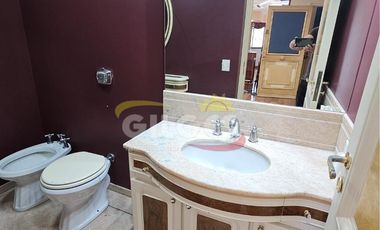 Venta Excelente Piso 5 Amb. en R. Mejía  