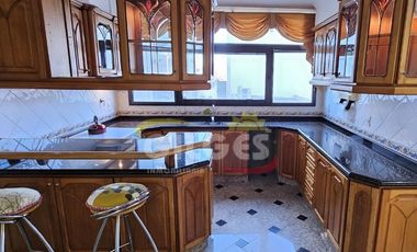 Venta Excelente Piso 5 Amb. en R. Mejía  