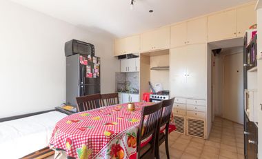 Departamento monoambiente en venta en Monserrat, apto crédito.