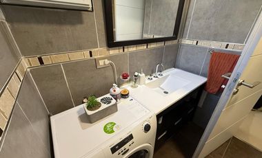 VENDE CASA GERENCIAL B°  MANZANOS - 3 DORMITORIOS