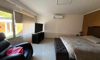 VENDE CASA GERENCIAL B°  MANZANOS - 3 DORMITORIOS