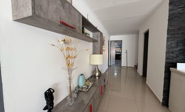 VENDE CASA GERENCIAL B°  MANZANOS - 3 DORMITORIOS