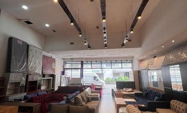 LOCAL EN VENTA - CENTRO LOMAS DE ZAMORA