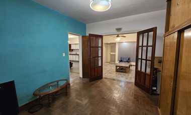 Excelente departamento 3 ambientes con parque!