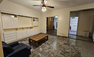 Excelente departamento 3 ambientes con parque!