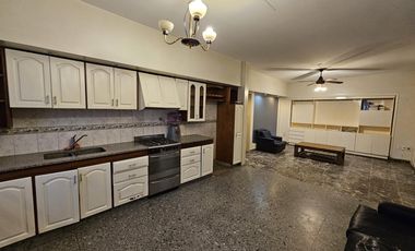 Excelente departamento 3 ambientes con parque!