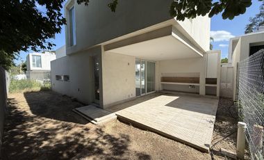 Casa en  Alquiler en Housing
