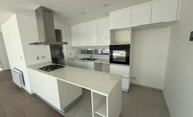 Casa en  Alquiler en Housing